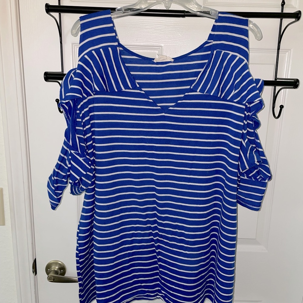 Cold shoulder v-neck top 3x